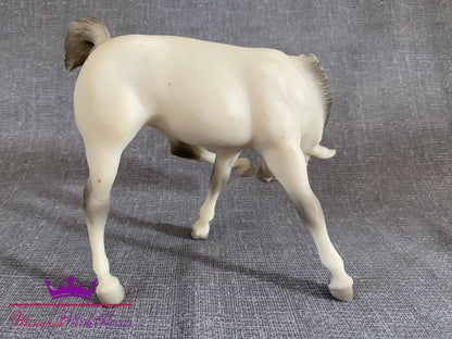 "Adorable Foal Set" - Scratching Foal